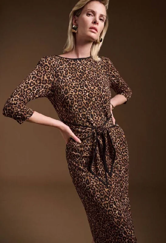 Relaxed And Casual Animal Print Midi Dress With Belt