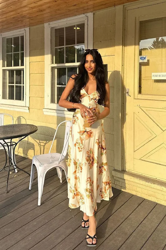 Noble Temperament Palma Cream Floral Maxi Dress