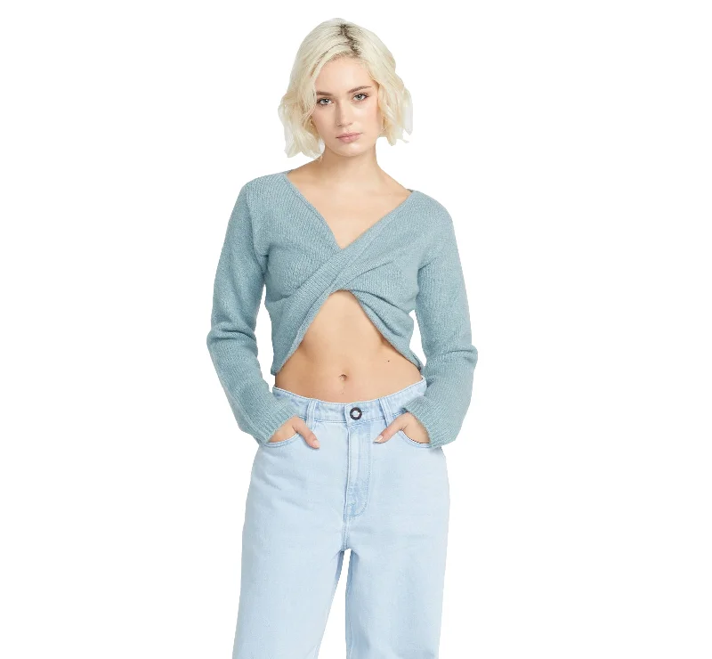 Elegant Style Volom With A Twist Sweater