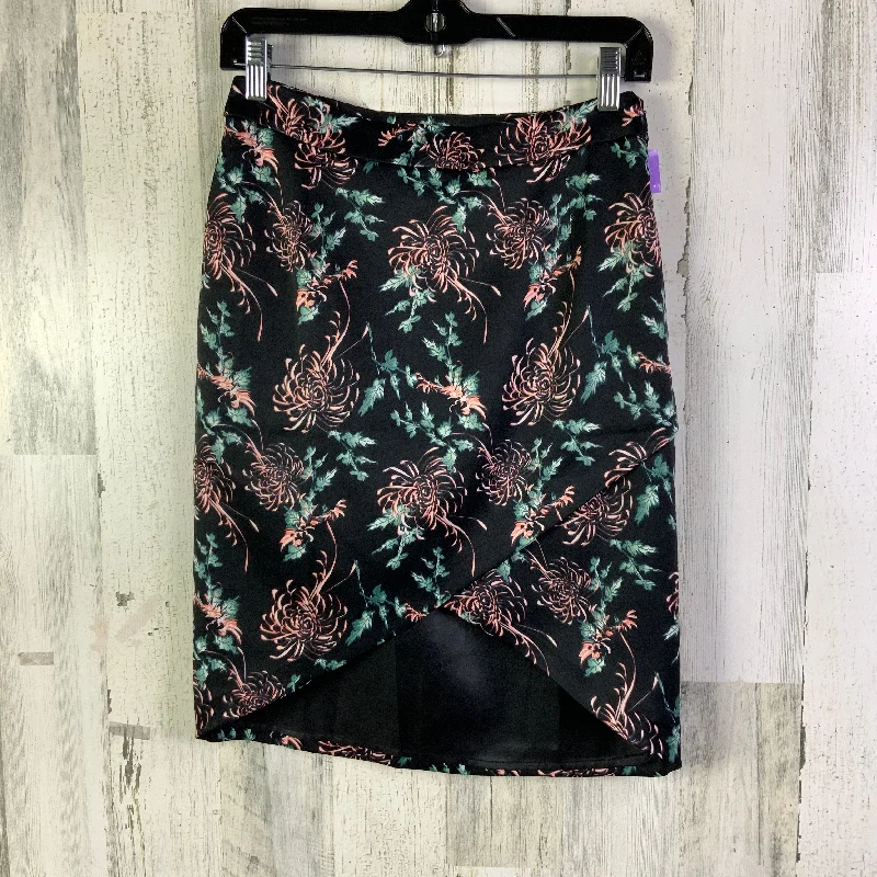 Leisure Travel Skirt Mini & Short By Mark In Black, Size: 4