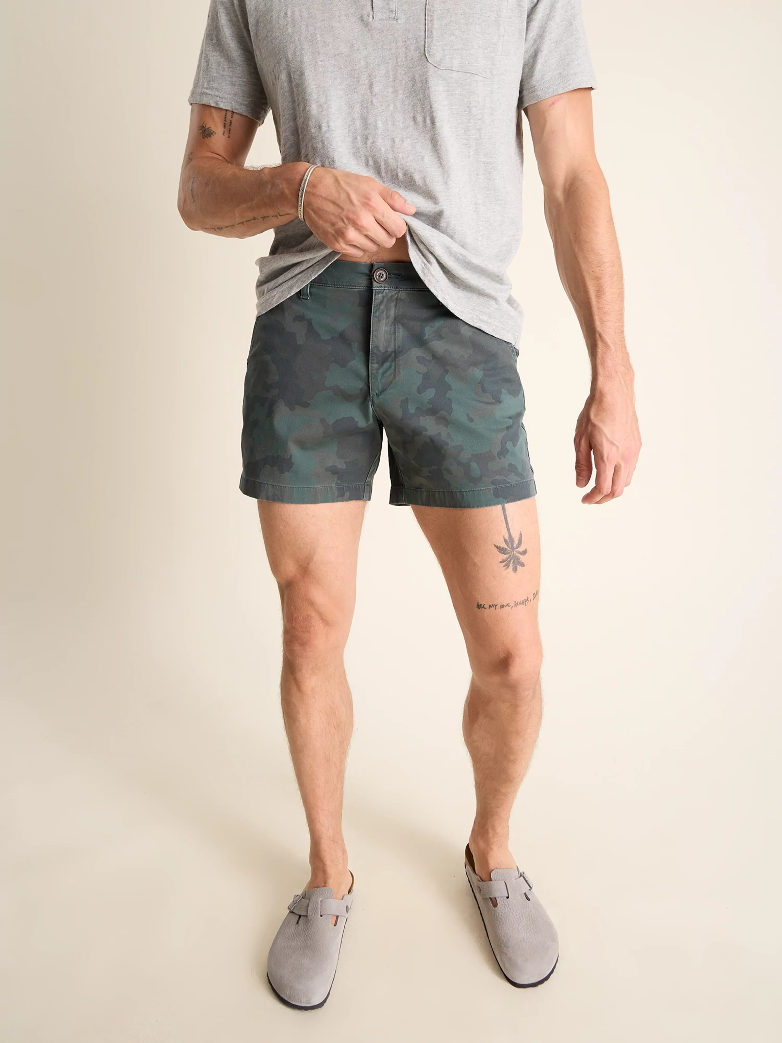 Moisture wicking The Camoflaugers 5.5" (Chino)
