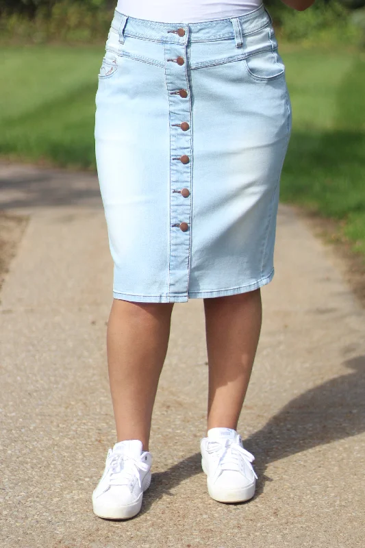 Loose Fit Kylie Light Wash Denim Skirt (FINAL SALE)