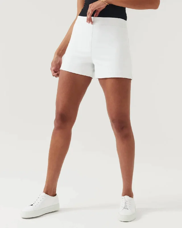 Unique prints On-The-Go Shorts In White