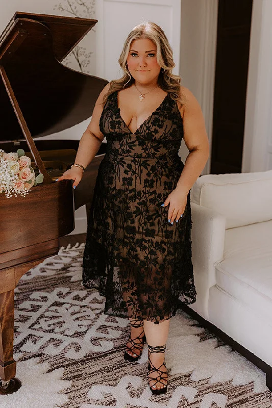 Girl Style Romantic Moment Embroidered Midi Dress in Black Curves
