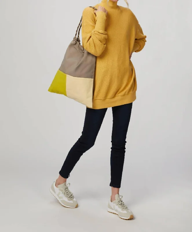 Relaxed And Casual Bente Sweater In Sol