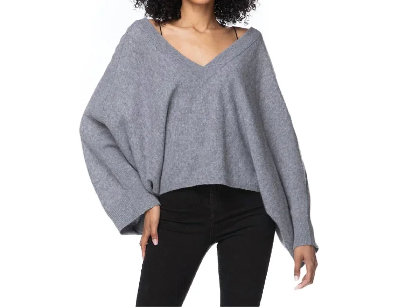 Elegant Style Coastal Cool Crew/v-Neck Reversible Sweater In Cloudy Grey